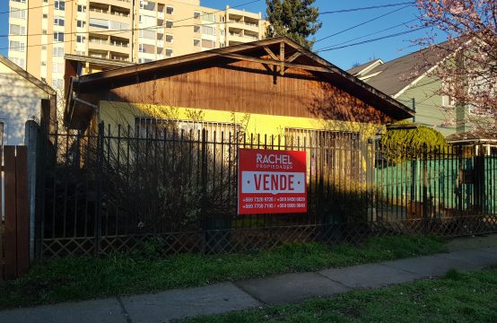 Se VENDE casa con gran terreno