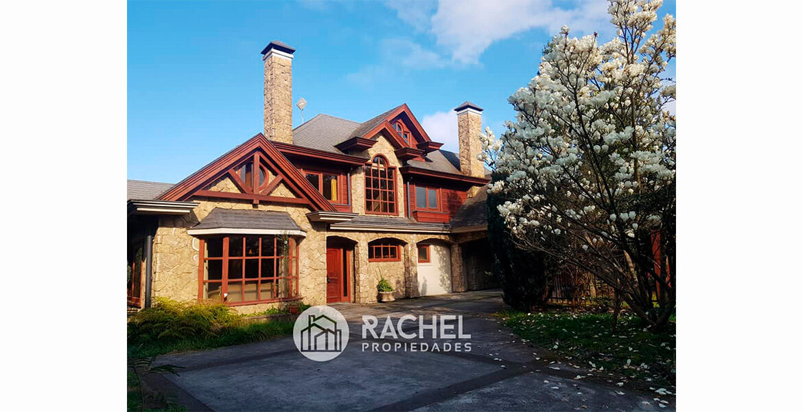 SE VENDE PRECIOSA CASA EN PASAJE TIPO CONDOMINIO - PORTAL DE LA