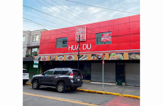 SE ARRIENDA GRAN LOCAL COMERCIAL EN UBICACIÓN PRIVILEGIADA