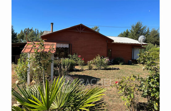 SE VENDE ACOGEDORA Y APACIBLE CASA-QUINTA