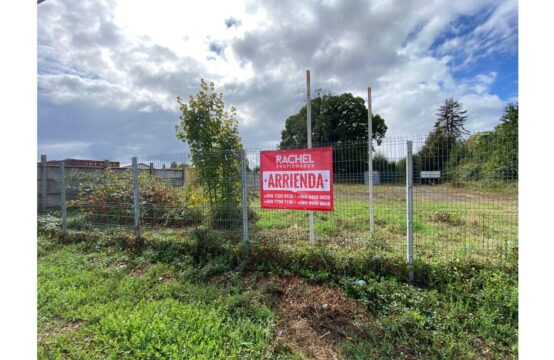 Se Arrienda  excelente Terreno a orilla de carretera