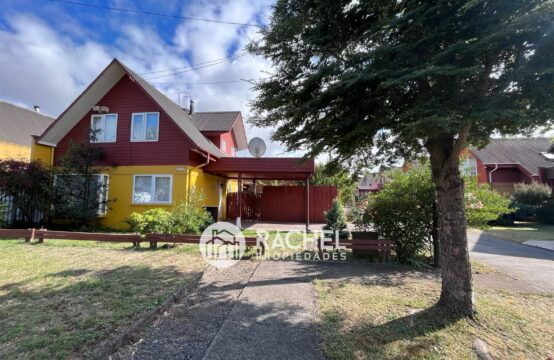 SE VENDE LINDA CASA CON QUINCHO Y GRAN PATIO EN LOMAS DE RECABARREN