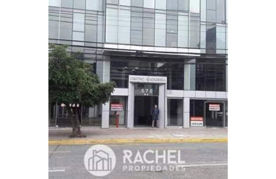 SE ARRIENDA OFICINA SECTOR CENTRO DE TEMUCO CON 1 PRIVADO