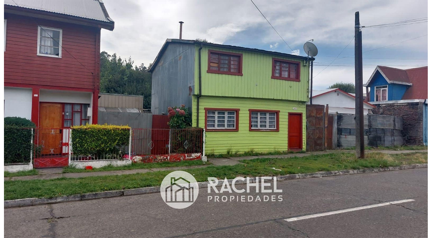 EN VENTA TERRENO CON CASA DE 2 PISOS EN CALLE ECUADOR, PUEBLO NUEVOTemuco