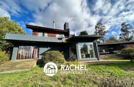 SE ARRIENDA LINDA Y AMPLIA CASA EN CONDOMINIO EN LOMAS DE CHIVILCAN