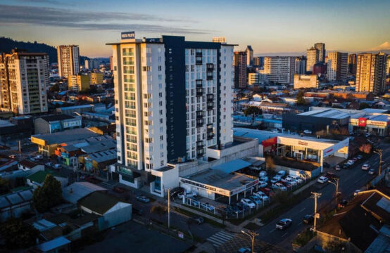 SE ARRIENDA SOLEADO Y LUMINOSO DEPARTAMENTO CON VISTA PANORÁMICA