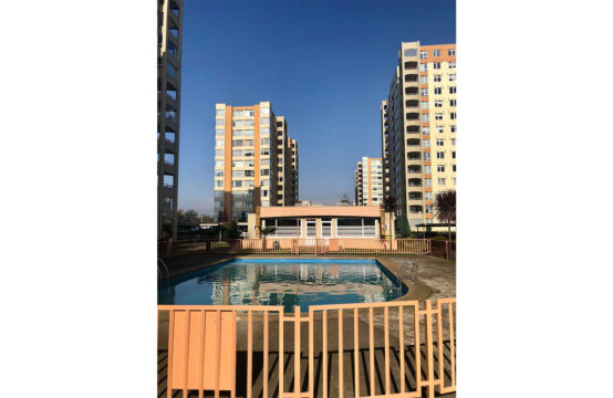 SE ARRIENDA PRECIOSO Y SOLEADO DEPTO EN CONDOMINIO LOS CONQUISTADORES