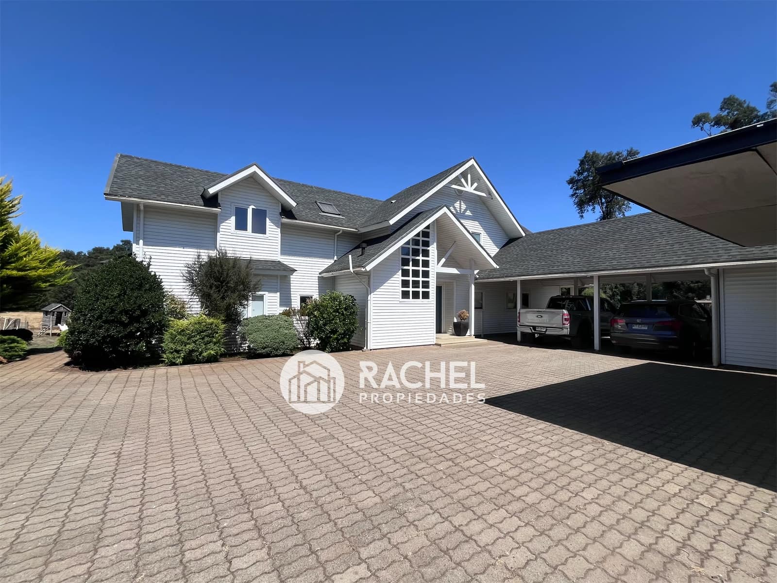 SE VENDE HERMOSA CASA ESTILO CANADIENSE, Sector PumalalTemuco
