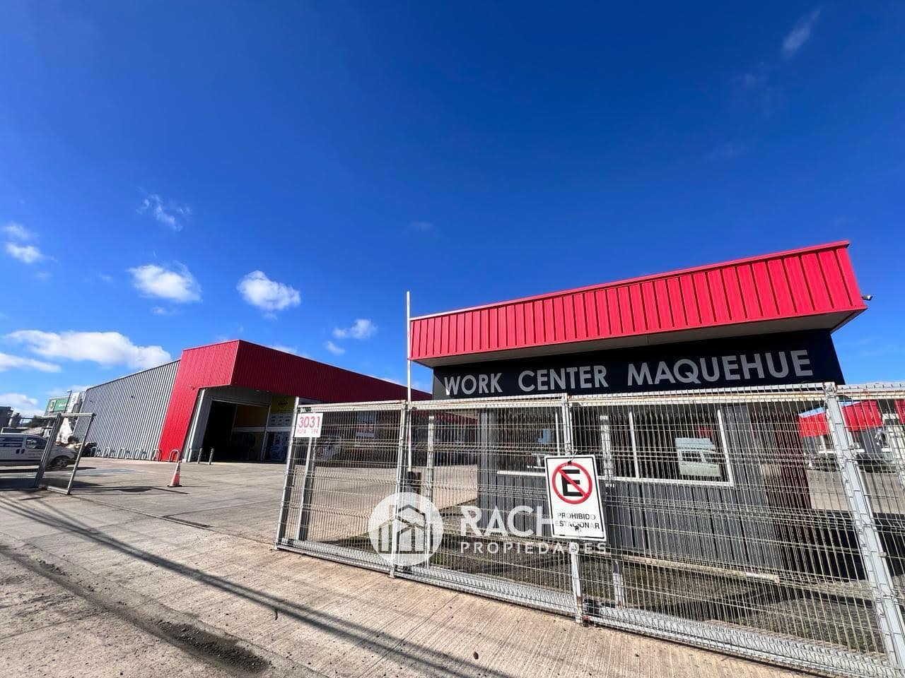 SE VENDE 8 BODEGAS EN PADRE LAS CASAS EN WORK CENTERPadre las casas