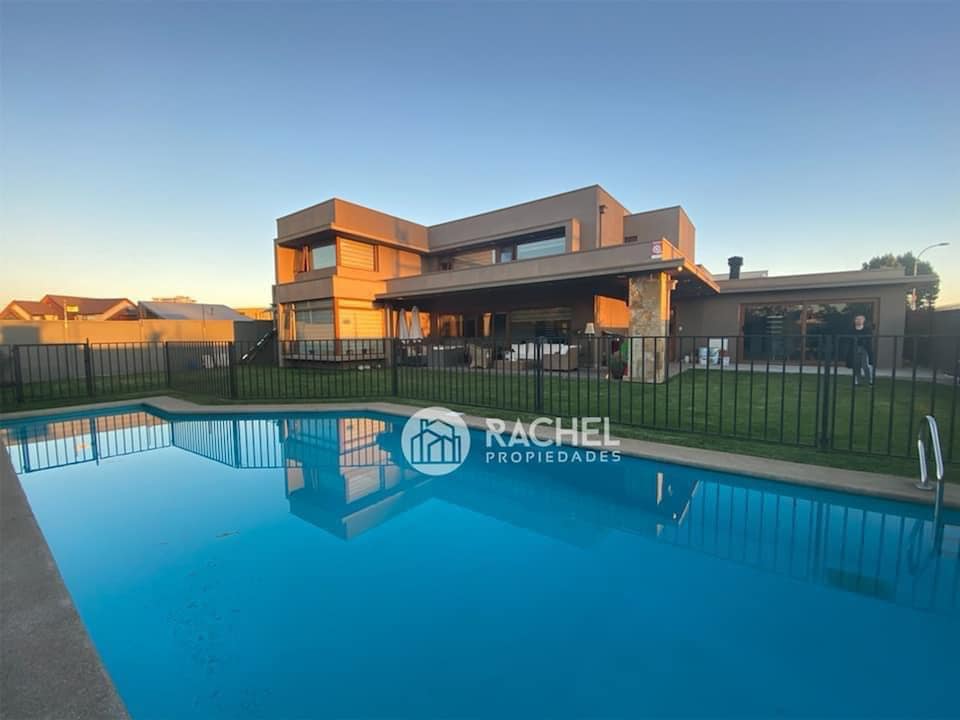 SE VENDE ESPECTACULAR CASA MEDITERRÁNEA EN CONDOMINIO SECTOR PONIENTETemuco