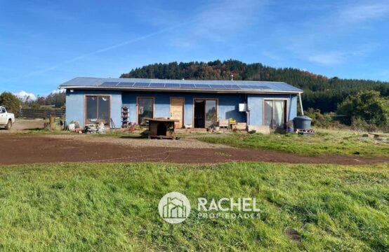 EN VENTA PARCELA DE 1 HA. CON 2 CASAS SECTOR PUMALAL