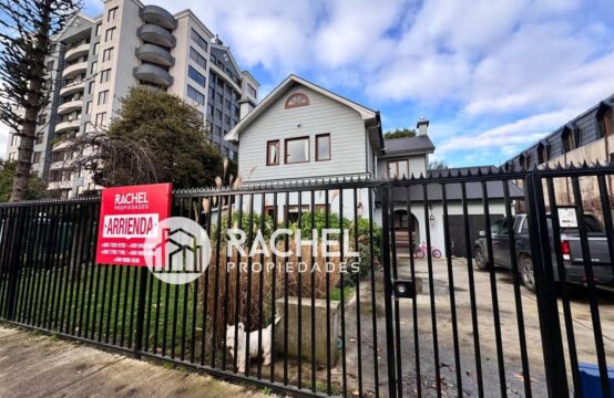 SE ARRIENDA GRAN CASA REMODELADA CON FINAS TERMINACIONES Y AMPLIOS ESPACIOS