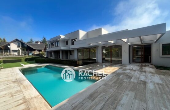 SE VENDE ESPECTACULAR CASA MEDITERRÁNEA NUEVA