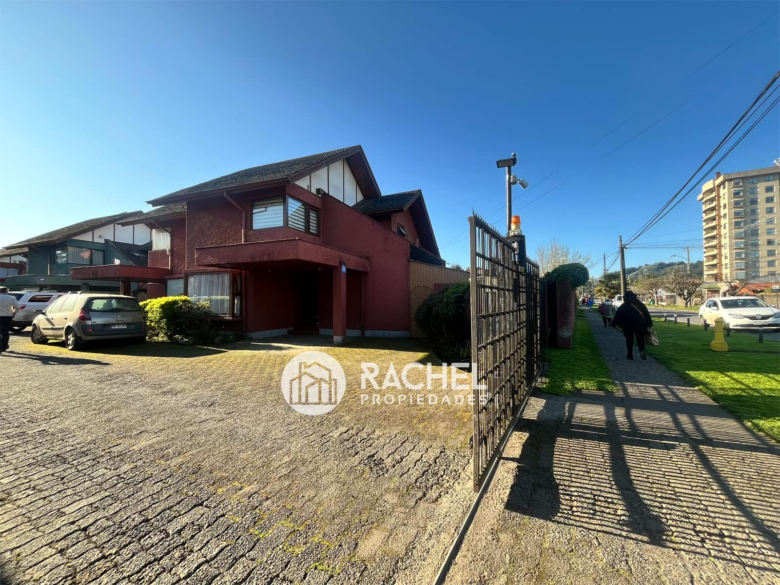 SE VENDE AMPLIA CASA DE 4D EN CONDOMINIO-CALLE FRANCIATemuco