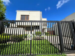 SE VENDE HERMOSA CASA EN EXCLUSIVO SECTOR Cumbres del SurTemuco