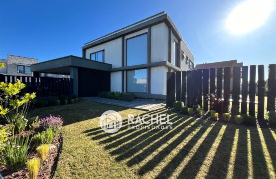 SE VENDE HERMOSA CASA SEMI NUEVA EN EXCLUSIVO CONDOMINIO &#8211; Portal de la Frontera