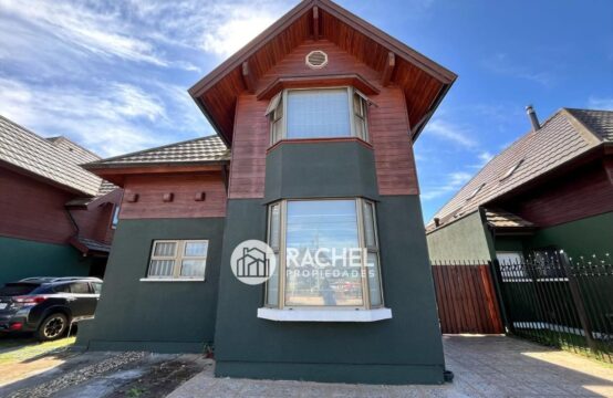 EN VENTA GRAN CASA 4 DORMITORIOS MÁS SERVICIO &#8211; SECTOR PONIENTE