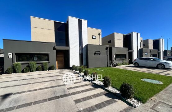 SE VENDE MODERNA Y EXCLUSIVA CASA MEDITERRANEA &#8211; Condomonio Belohorizonte