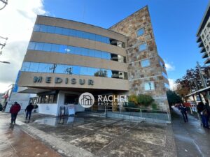 SE VENDE CÓMODO BOX DE ATENCIÓN MÉDICA AMOBLADO- Edificio especialidades MEDISURTemuco