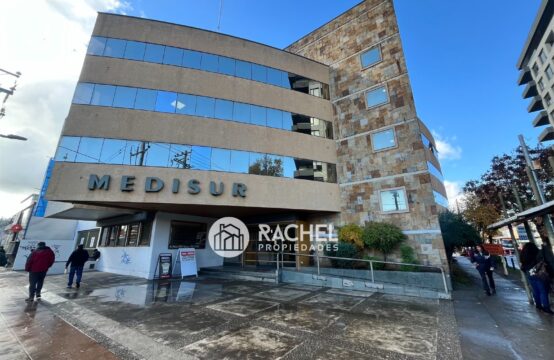 SE ARRIENDA CÓMODO BOX DE ATENCIÓN MÉDICA AMOBLADO- Edificio especialidades MEDISUR