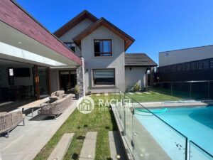 SE VENDE HERMOSA CASA CON QUINCHO Y PISCINA sector Portal de la FronteraTemuco
