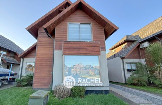 SE ARRIENDA HERMOSA Y SEGURA CASA EN CONDOMINIO- Altos de Mirasur II
