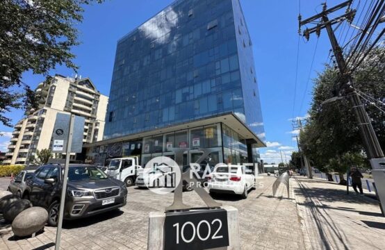 SE VENDE OFICINA AMOBLADA MAS BODEGA- Edificio K-Busisness Center