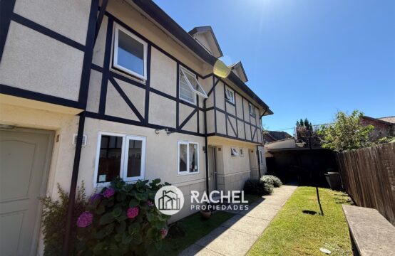 SE VENDE CASA ESTILO TOWNHOUSE EN CONDOMINIO DON JORGE (Sector Altamira)