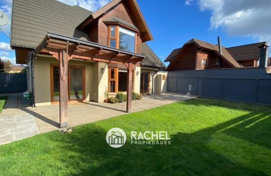 SE ARRIENDA LINDA CASA EN EXCLUSIVO CONDOMINIO -Portal de la Frontera