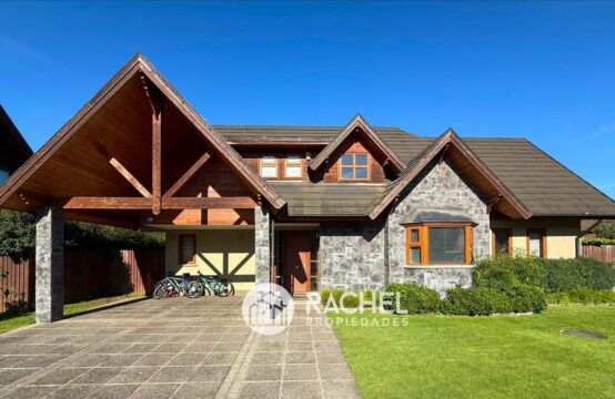 SE VENDE LINDA CASA EN CONDOMINIO-MIRADOR DE LA FRONTERA