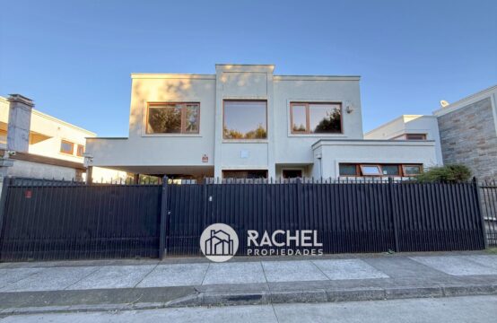 SE VENDE CASA CON 5 DORMITORIOS- QUINCHO Y PISCINA- Cumbres del Sur
