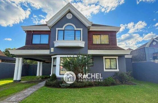 SE VENDE HERMOSA Y SOLEADA CASA 5D- Sector Barrio Inglés (Temuco)