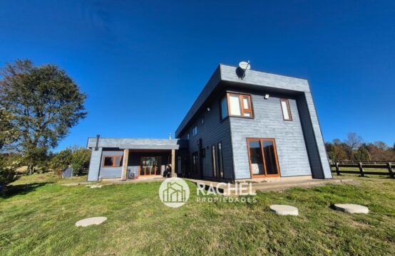 SE ARRIENDA HERMOSA CASA AMOBLADA AÑO CORRIDO &#8211; Condominio Country Pucón