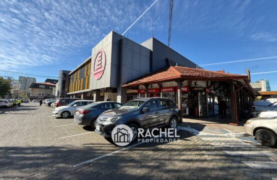 SE ARRIENDA LOCAL COMERCIAL EN CENTRO COMERCIAL TORREMOLINOS