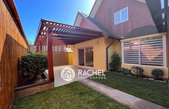 SE ARRIENDA IMPECABLE CASA DE 4D- SECTOR LAS ENCINAS (Barrio Los Conquistadores)