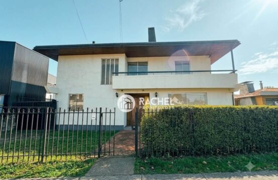 SE VENDE PROPIEDAD CON GRAN TERRENO EN INMEJORABLE UBICACIÓN CON PROYECCIÓN COMERCIAL